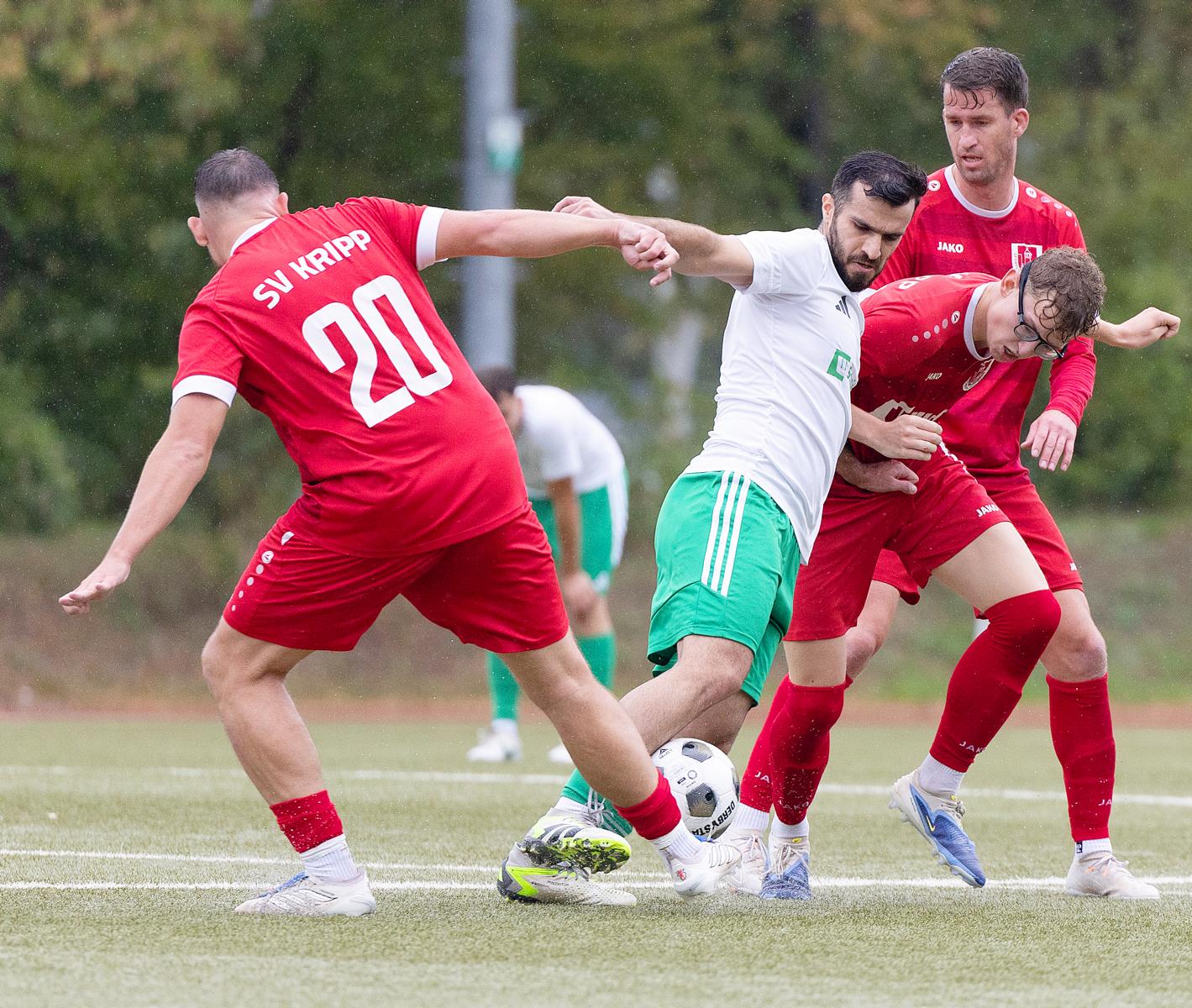 Derbysieg im Dauerregen: SV Kripp schlägt SV Remagen mit 5:2