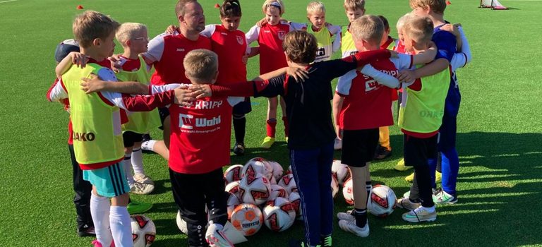 Herbstcamp: Drei Tage voller Fußball und Spaß Herbstcamp: Drei Tage voller Fußball und Spaß